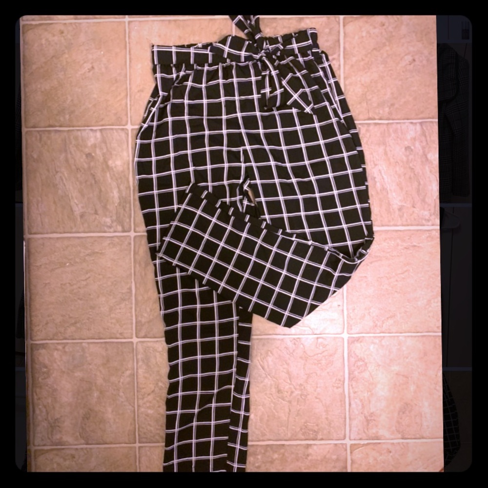 Black🖤 & White🤍 plaid pants